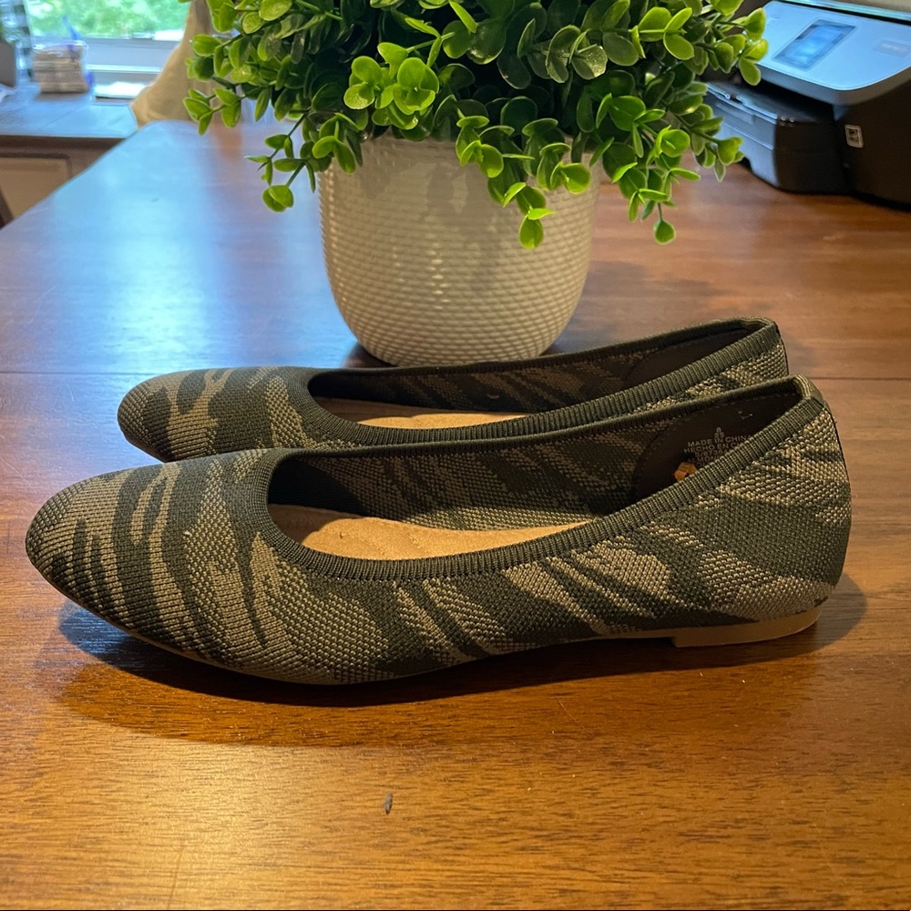 Old Navy Flats in Camo | NEW